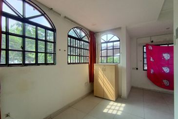 CHEAP Sungai Long CORNER 2 sty terrace house for sale