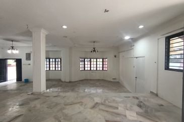 CHEAP Sungai Long CORNER 2 sty terrace house for sale