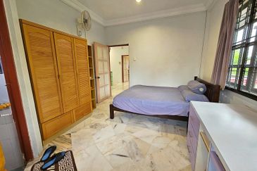 CHEAP Sungai Long 2 sty CORNER terrace house for sale