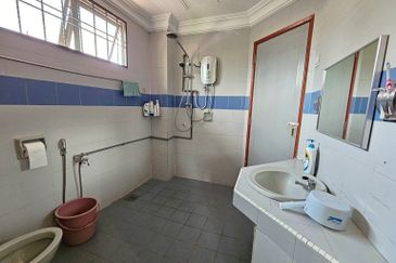 CHEAP Sungai Long 2 sty CORNER terrace house for sale