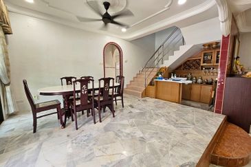 CHEAP Sungai Long 2 sty CORNER terrace house for sale