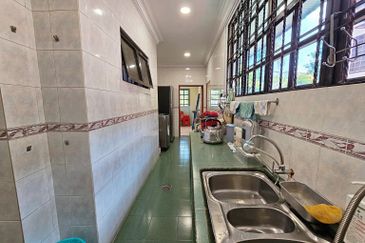 CHEAP Sungai Long 2 sty CORNER terrace house for sale