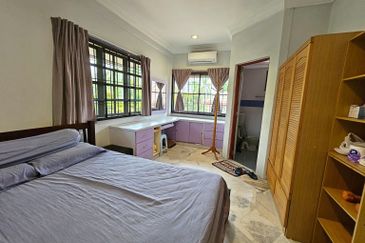 CHEAP Sungai Long 2 sty CORNER terrace house for sale