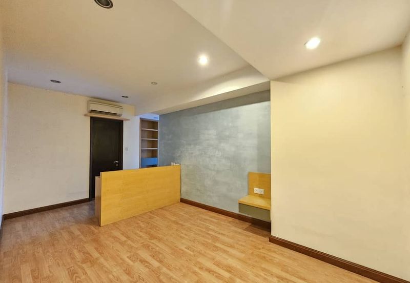 C H E A P  3 Sty Terrace E N D L O T Bukit Segar Jaya 2