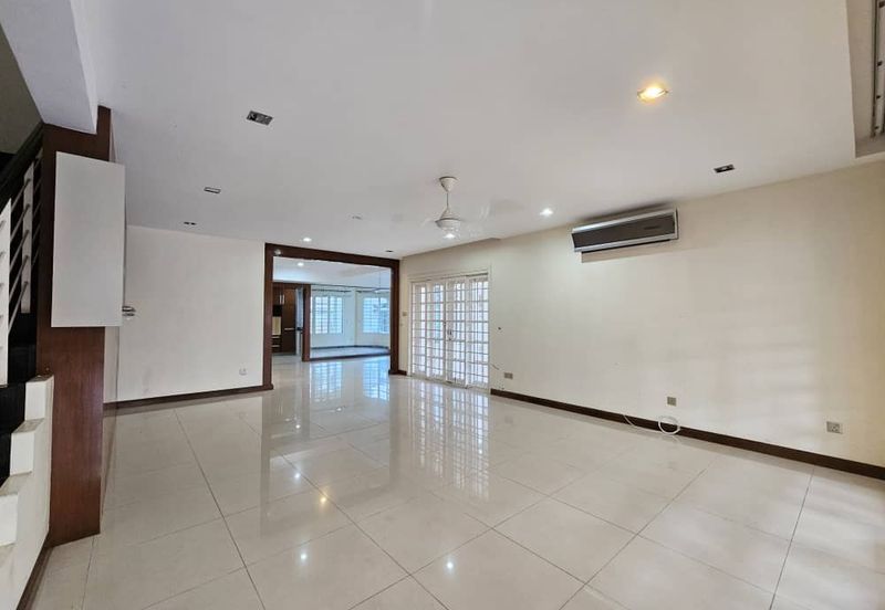 C H E A P  3 Sty Terrace E N D L O T Bukit Segar Jaya 2