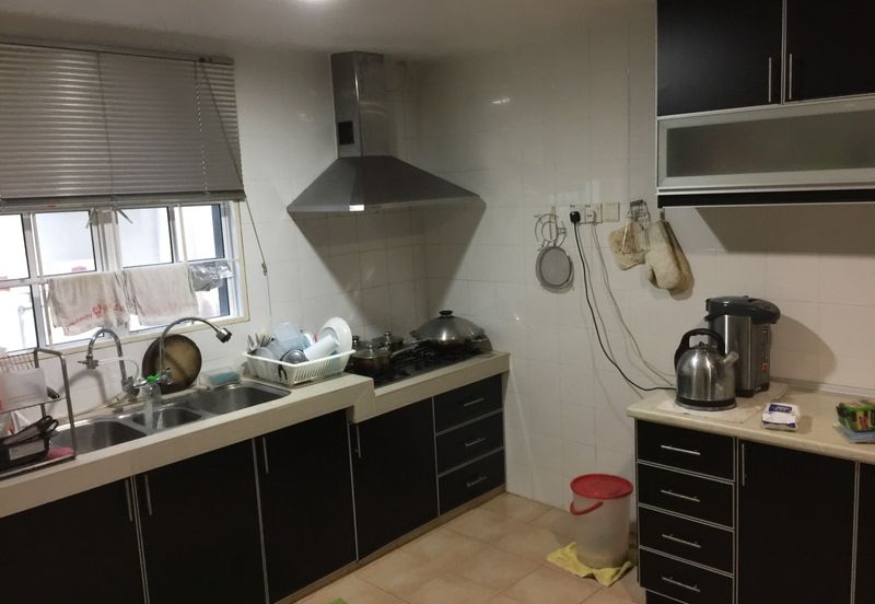 C H E A P  3 Sty Terrace Bukit Segar Jaya 2