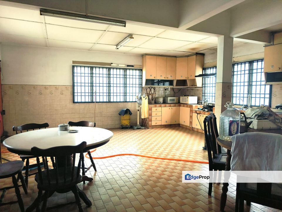 C H E A P 2 Storey C O R N E R Terrace at Bukit Teratai for sale, Selangor, Ampang