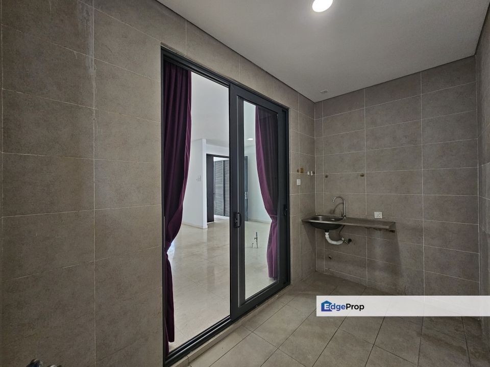 C H E A P 3 Storey Lake View Semi-D at Lakefields, Kuala Lumpur, Sungai Besi