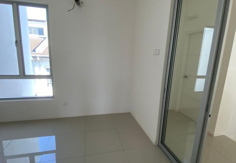 Perdana Lakeview East