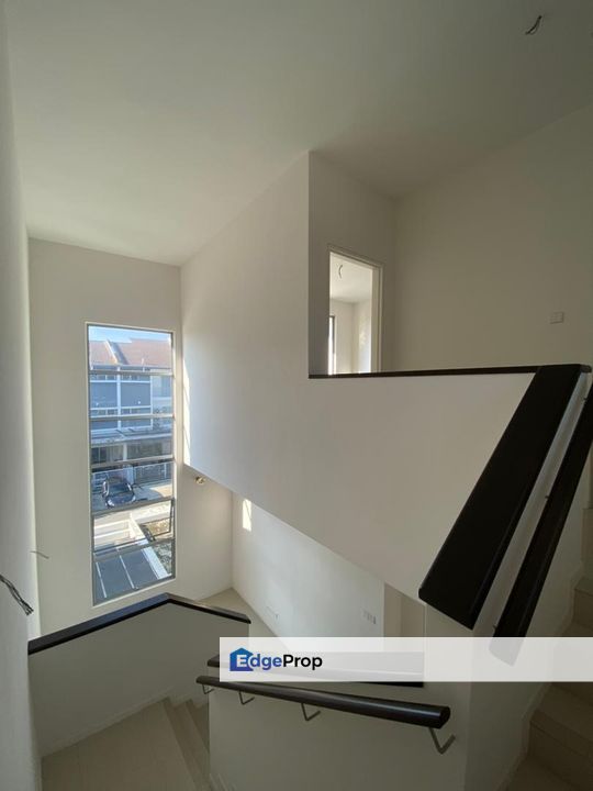 C H E A P The Maisons Mansion Park 3 sty Bungalow Cyberjaya, Selangor, Cyberjaya