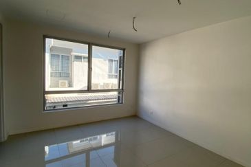 Perdana Lakeview East