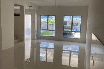 Perdana Lakeview East