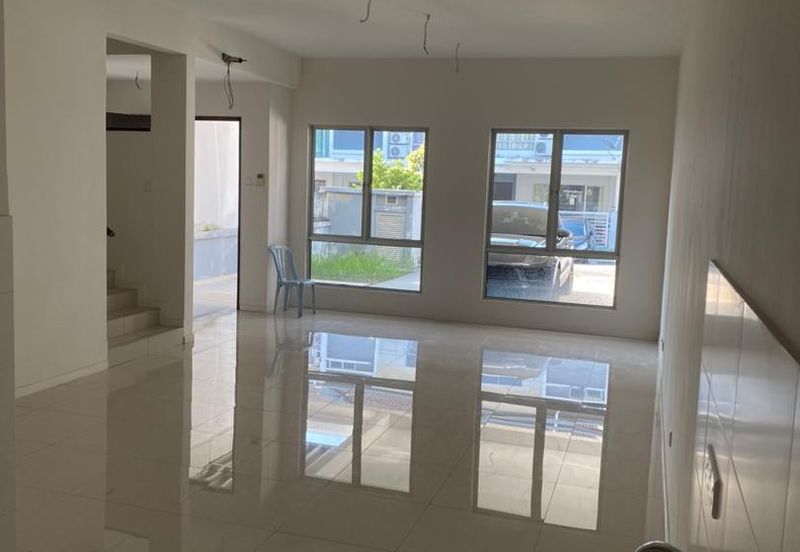 Perdana Lakeview East