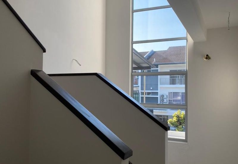 Perdana Lakeview East