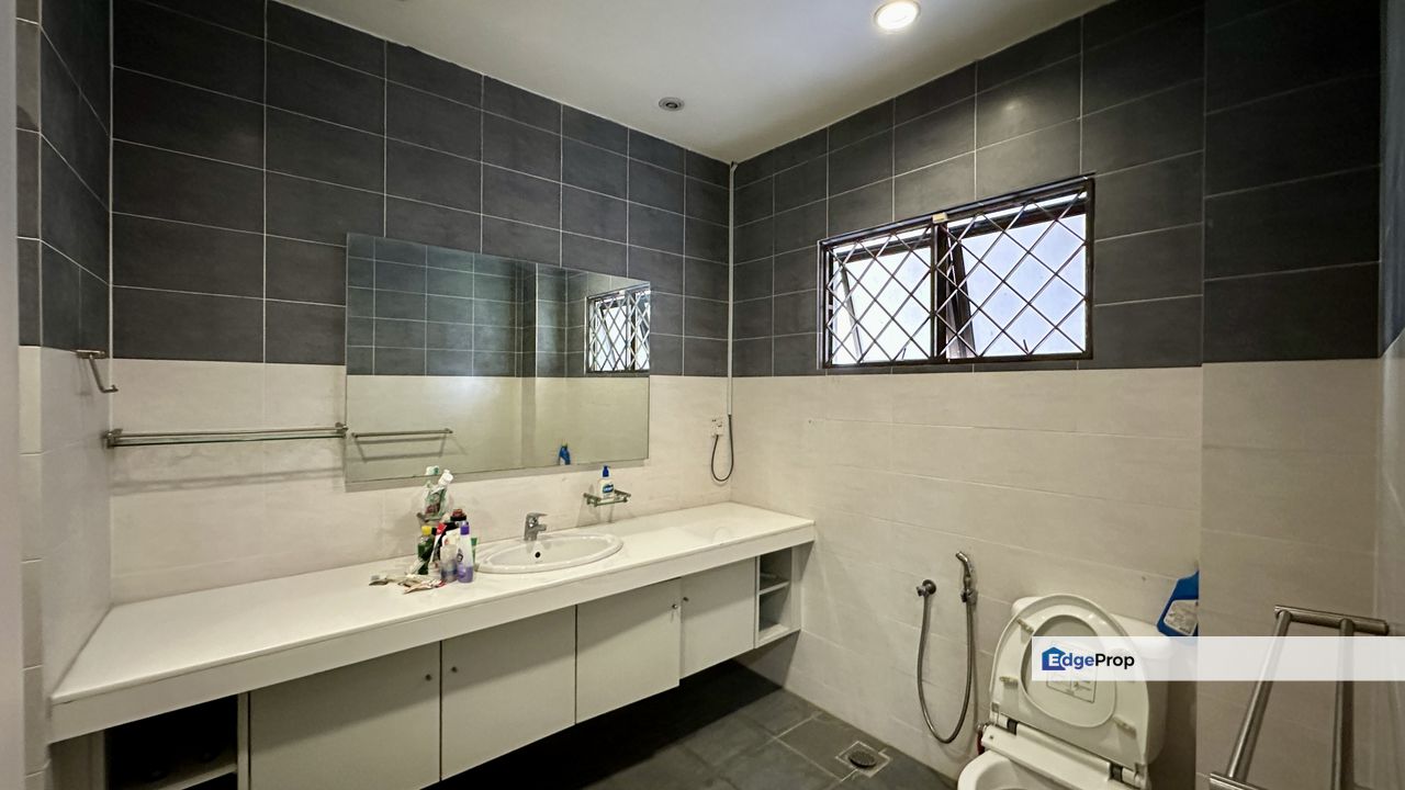  C H E A P Bangsar 2 sty C O R N E R bungalow for sale, Kuala Lumpur, Bangsar