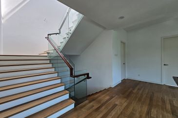 C H E A P Tropicana Cheras 3 sty C O R N E R Zero Lot Corner Lot Bungalow for sale