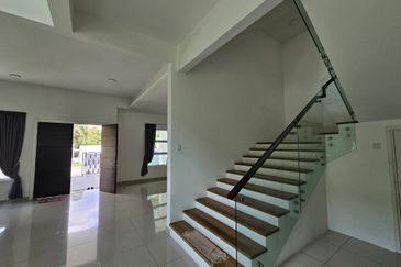 C H E A P Tropicana Cheras 3 sty C O R N E R Zero Lot Corner Lot Bungalow for sale