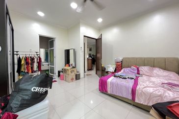 Bandar Tun Hussein Onn