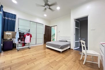 Bandar Tun Hussein Onn