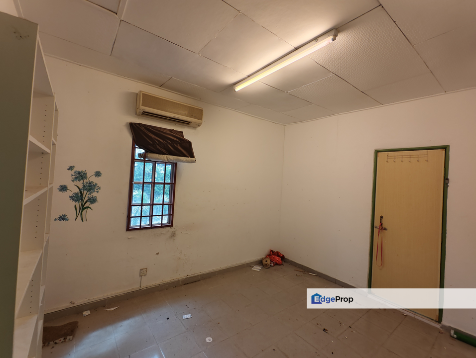 C H E A P Putri Jaya Cheras 3 sty C O R N E R lot for sale, Selangor, Batu 9th Cheras