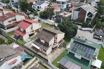 C H E A P Bangsar 2 sty Bungalow for sale