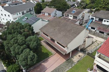 C H E A P Bangsar 2 sty Bungalow for sale