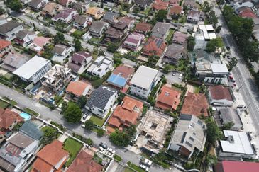 C H E A P Bangsar 2 sty Bungalow for sale