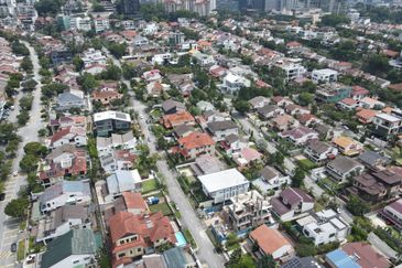 C H E A P Bangsar 2 sty Bungalow for sale