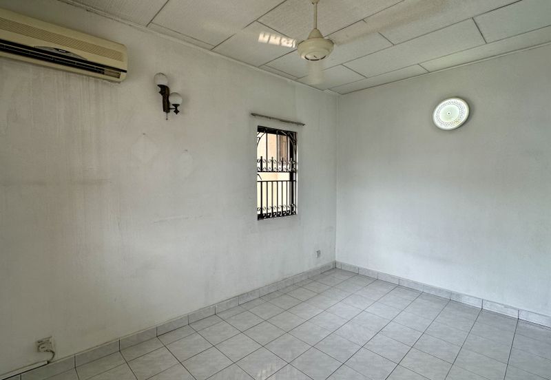 C H E A P Bangsar 2 sty Bungalow for sale