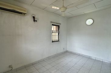 C H E A P Bangsar 2 sty Bungalow for sale