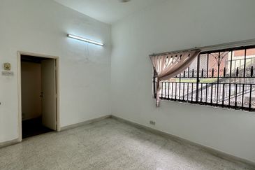 C H E A P Bangsar 2 sty Bungalow for sale