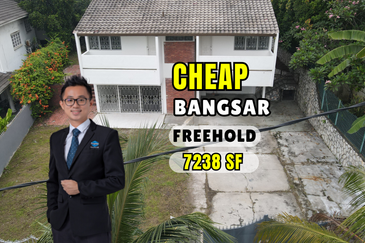 C H E A P Bangsar 2 sty Bungalow for sale
