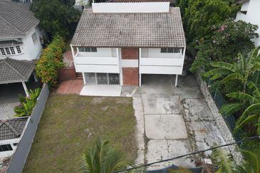 C H E A P Bangsar 2 sty Bungalow for sale