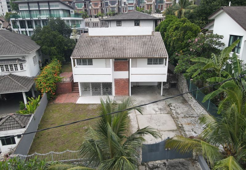C H E A P Bangsar 2 sty Bungalow for sale