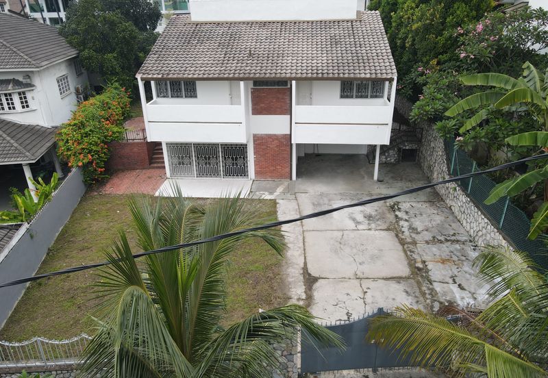 C H E A P Bangsar 2 sty Bungalow for sale