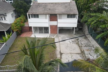 C H E A P Bangsar 2 sty Bungalow for sale