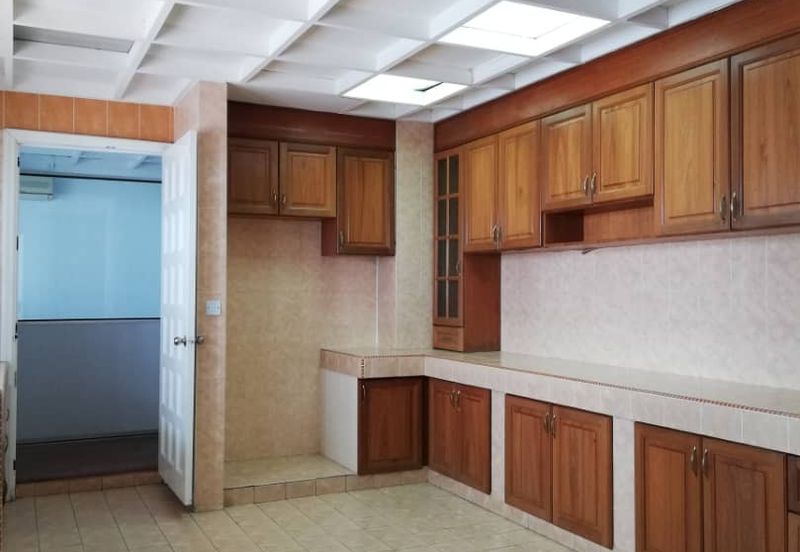 C H E A P Taman U Thant 2 sty bungalow for sale