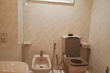 C H E A P Taman U Thant 2 sty bungalow for sale