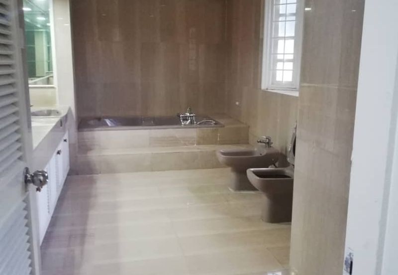 C H E A P Taman U Thant 2 sty bungalow for sale