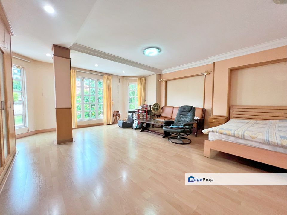CHEAP Bukit Cheras 2 storey Bungalow renovated & move in condition, Kuala Lumpur, Cheras