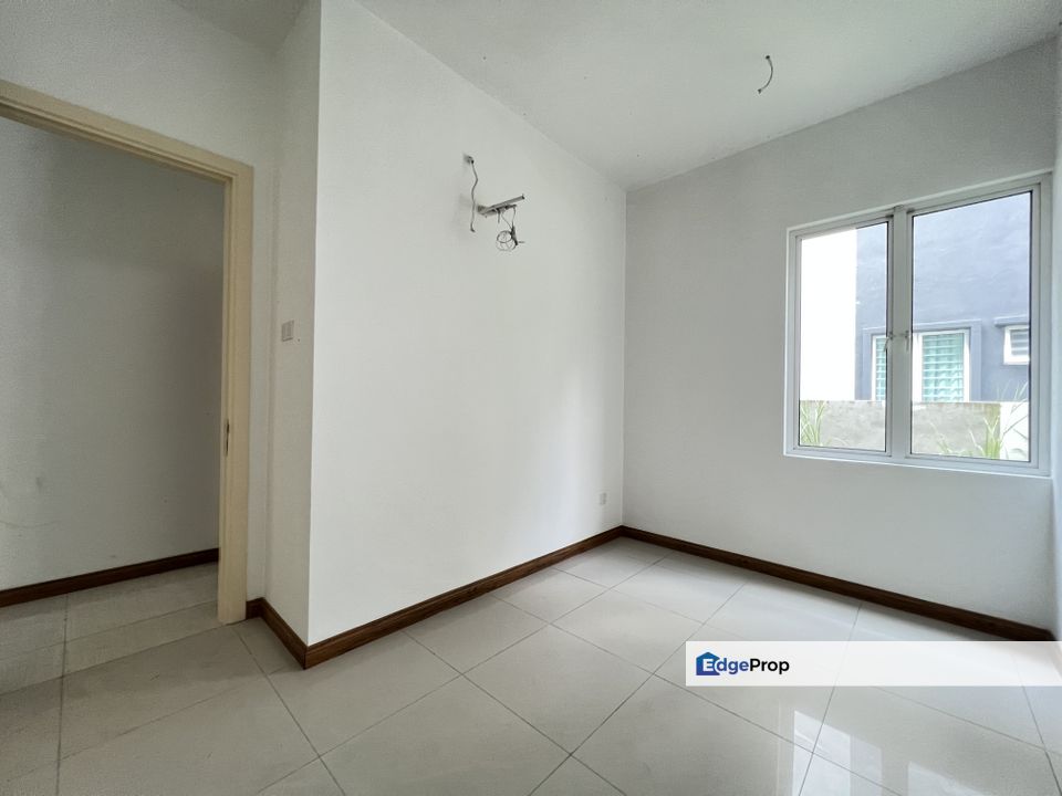 C H E A P 3 sty Semi-D at Taman Bukit Suria, Bandar Sungai Long , Selangor, Cheras South