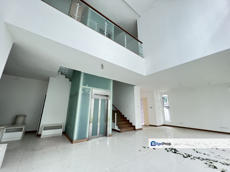 C H E A P 3 sty Semi-D at Taman Bukit Suria, Bandar Sungai Long , Selangor, Cheras South