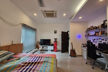 C H E A P 3 sty The Peak Cheras Semi D House 