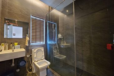 C H E A P 3 sty The Peak Cheras Semi D House 