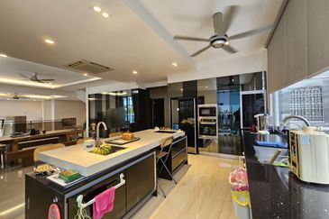 C H E A P 3 sty The Peak Cheras Semi D House 