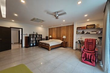 C H E A P 3 sty The Peak Cheras Semi D House 