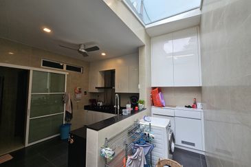 C H E A P 3 sty The Peak Cheras Semi D House 