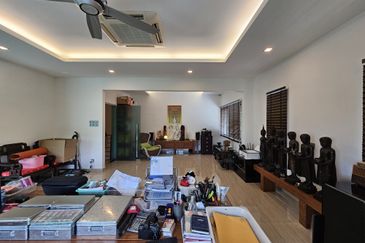 C H E A P 3 sty The Peak Cheras Semi D House 