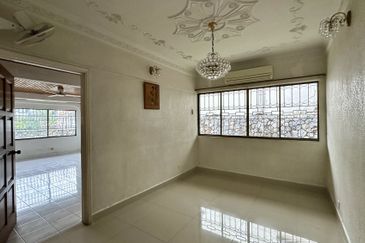 CHEAP 2 Storey Bungalow House with gated & guarded For Sale