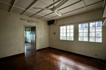 CHEAP 2 Storey Bungalow House with gated & guarded For Sale